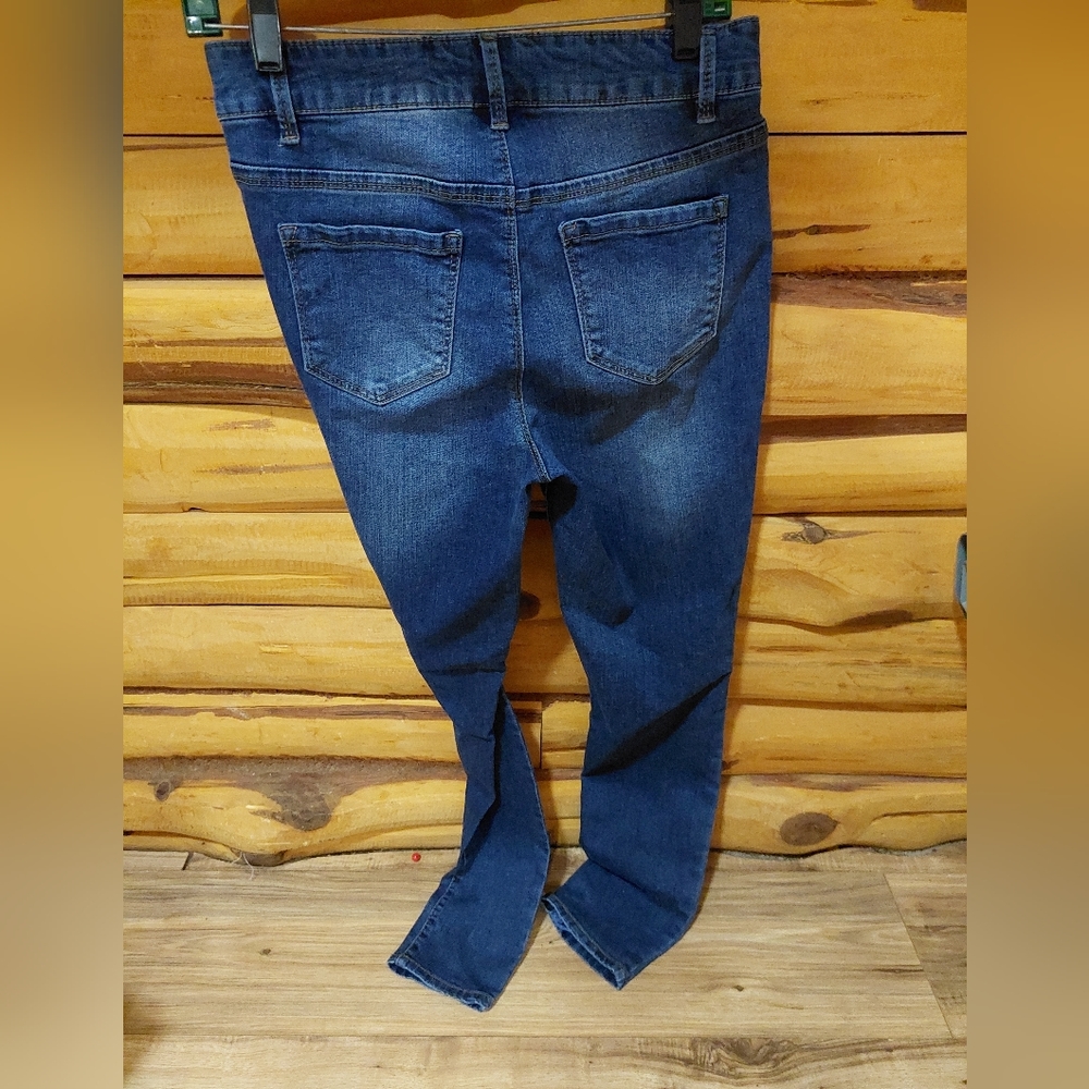 (6) D. Jeans - Picture 2 of 3